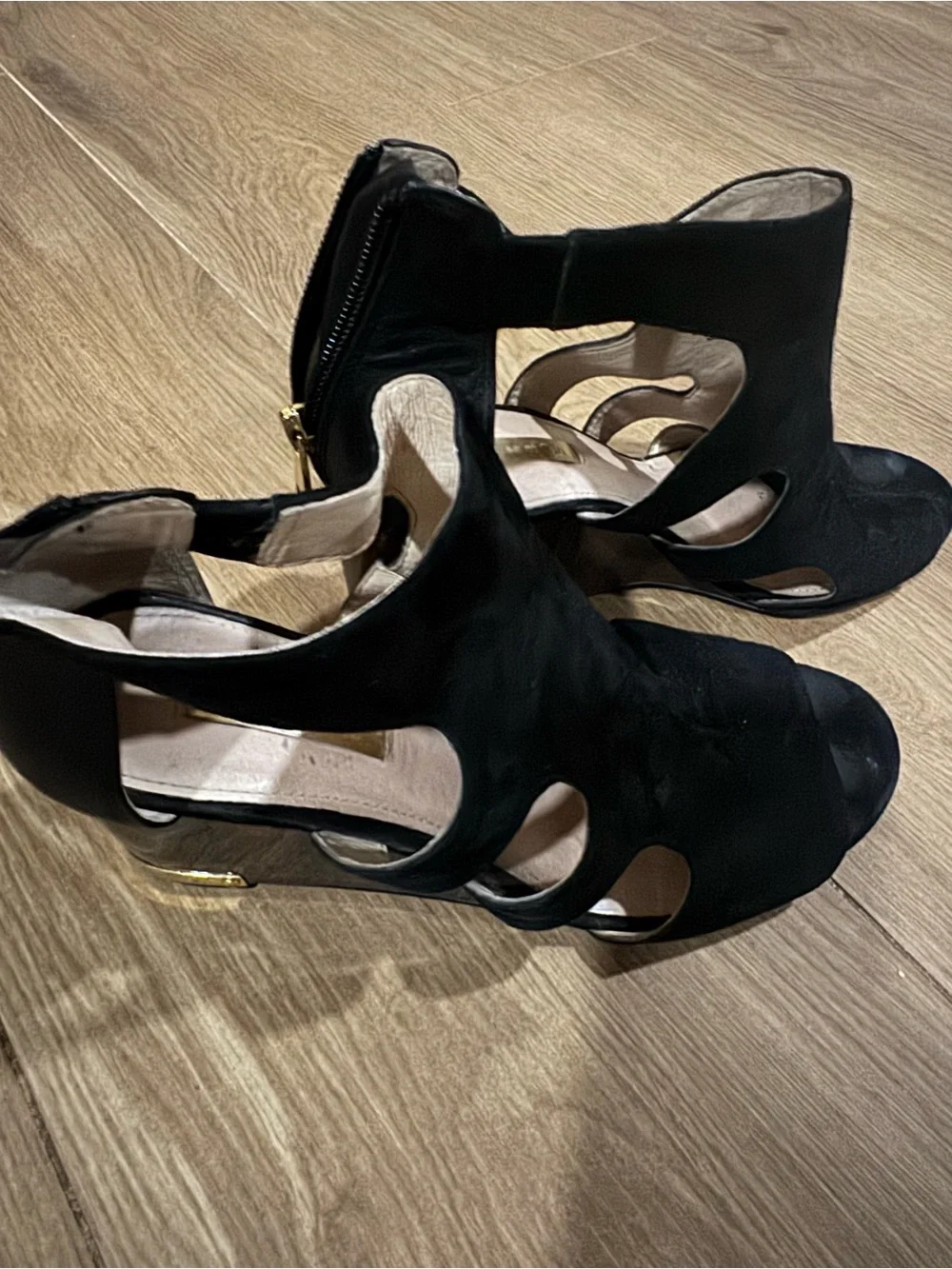 Louise et Cie sculpted suede